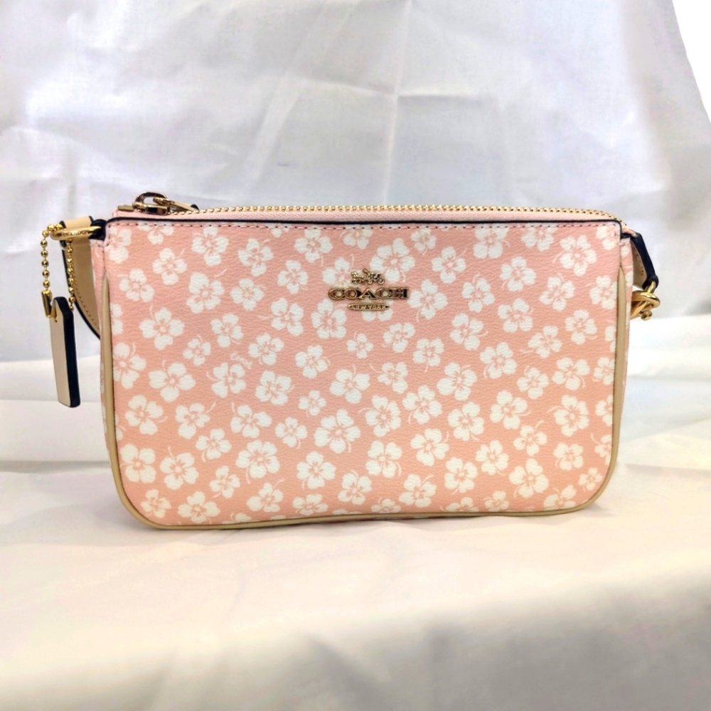 COACH Nolita 19